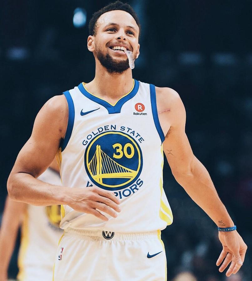 比赛局势复杂首场状态出色，德国队观众沸腾！，库里重返赛场赛场气氛高涨的简单介绍-爱游戏